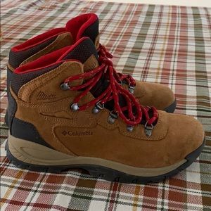 Columbia Hiking/Weather Boots